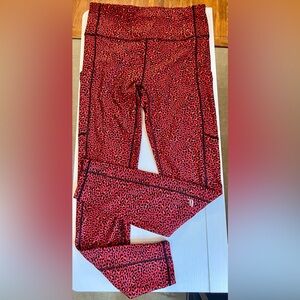 Fabletics Therma Flex High Waisted Pocket
Leggings